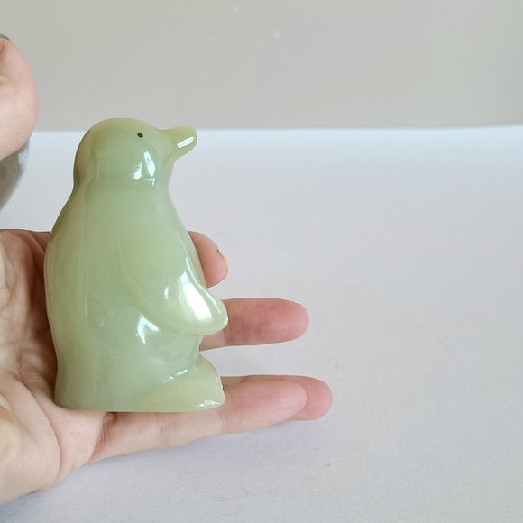 Stone penguin figurine. - Picture 8 of 8